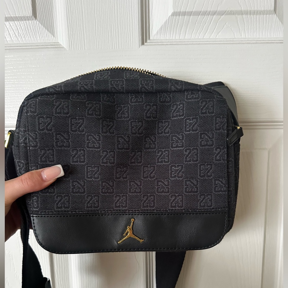 Jordan Crossbody Bag